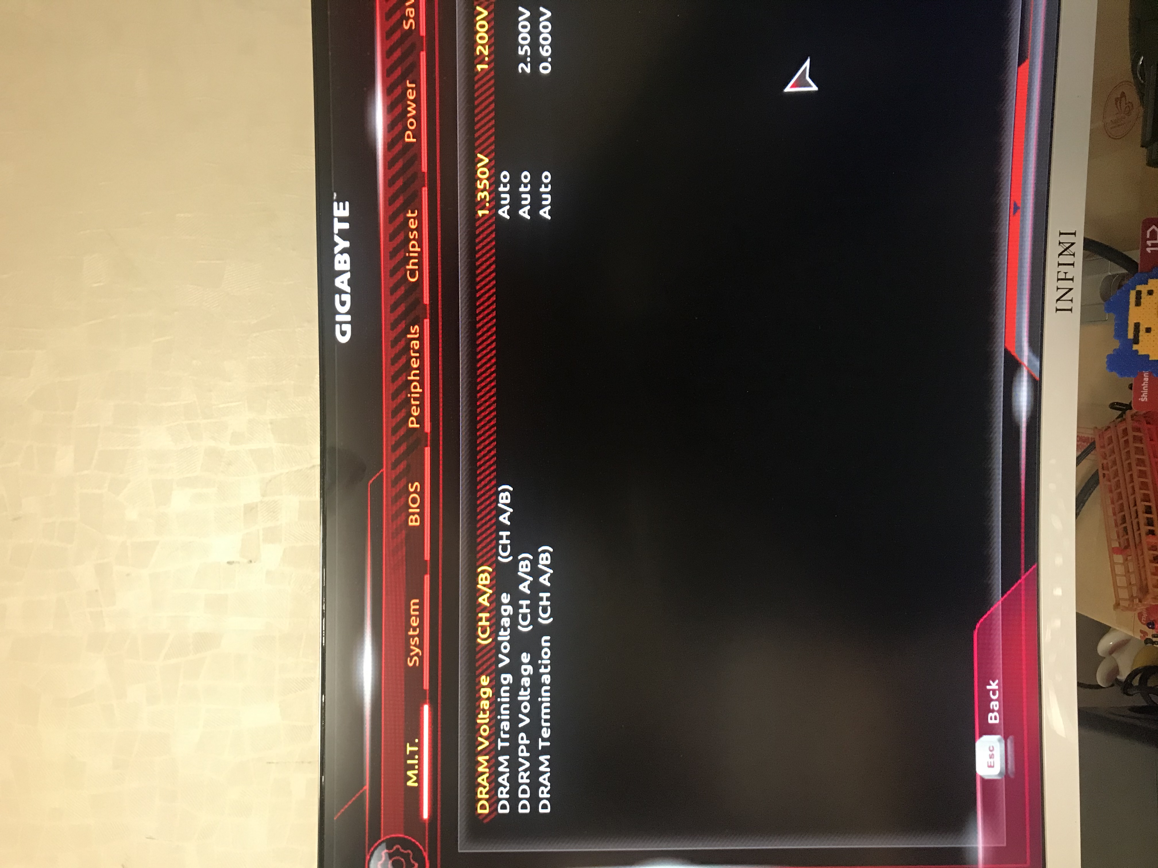 삼성 램 오버클럭 후 cpu-z 와 작업관리자에 나오는 클럭이 다릅니다 > 오버클록/언더볼팅 | 퀘이사존 QUASARZONE