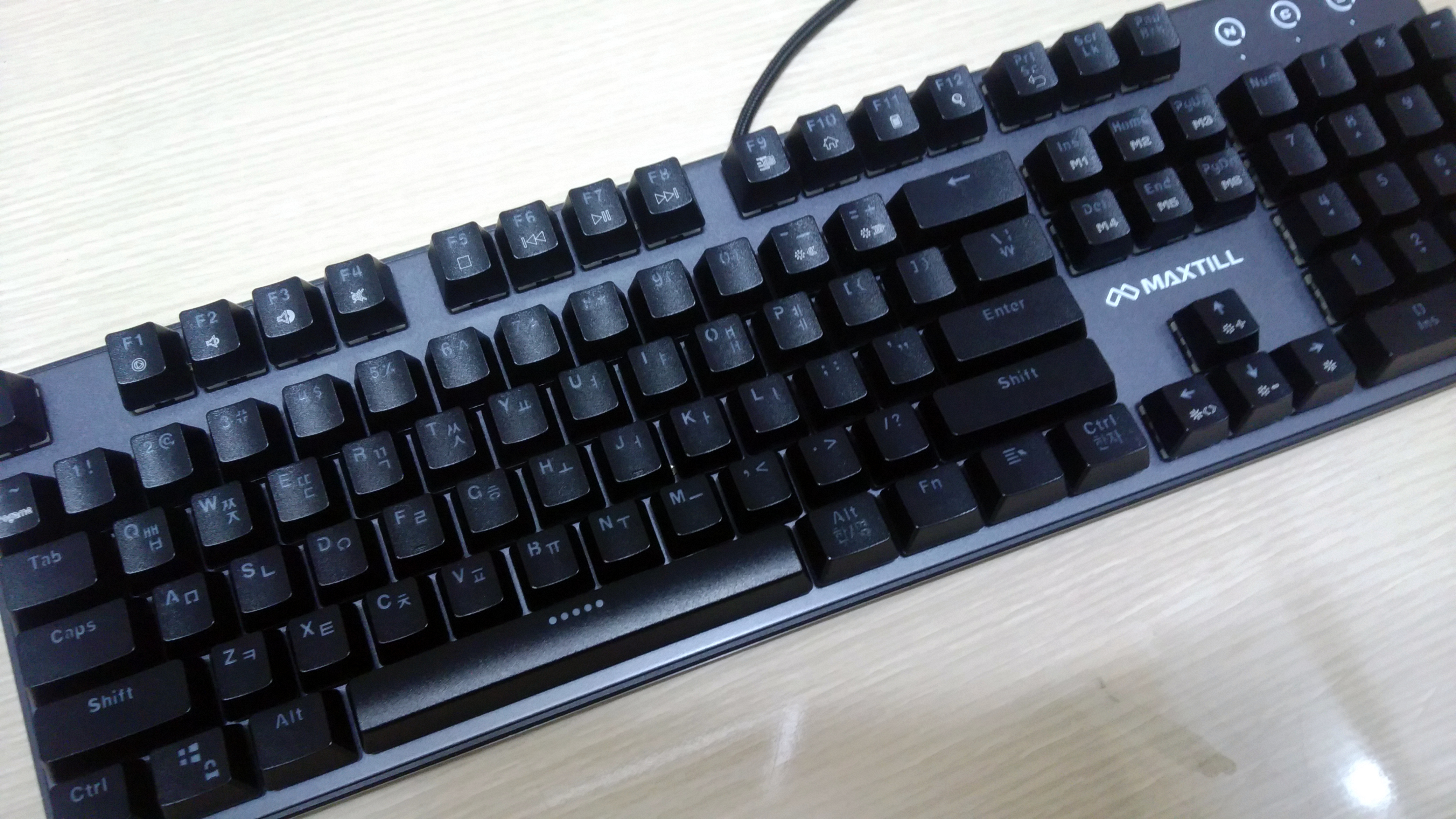 말끔한 디자인 맥스틸 TRON G610K RGB 리뷰입니다. > 리뷰/체험기 | 퀘이사존 QUASARZONE