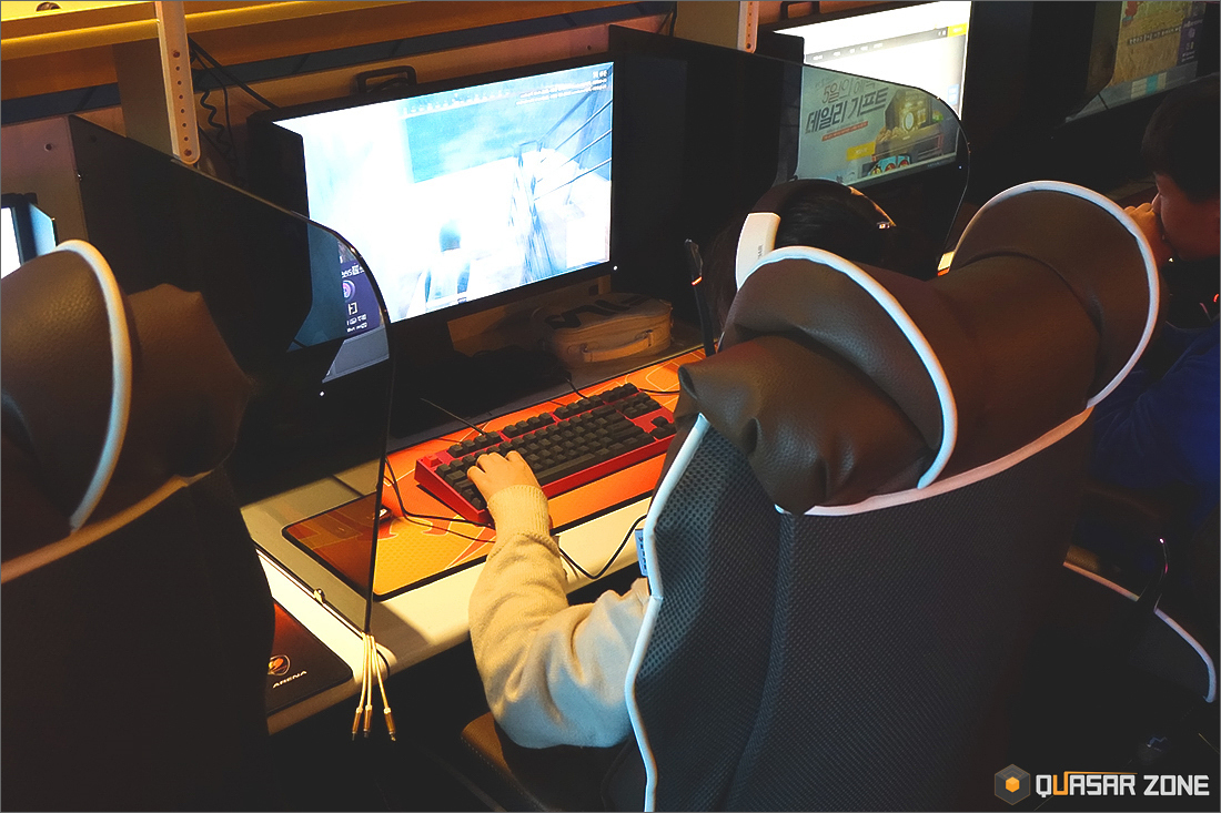 전좌석 라이젠을 탑재한 EFC PC 카페를 다녀왔습니다 > 리포트 | 퀘이사존 전좌석 라이젠을 탑재한 EFC PC 카페를 다녀왔습니다