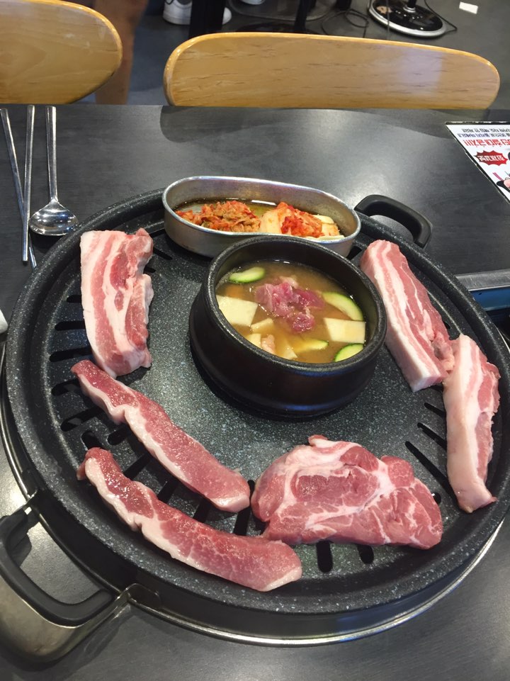 어제 엉터리생고기 먹었어요